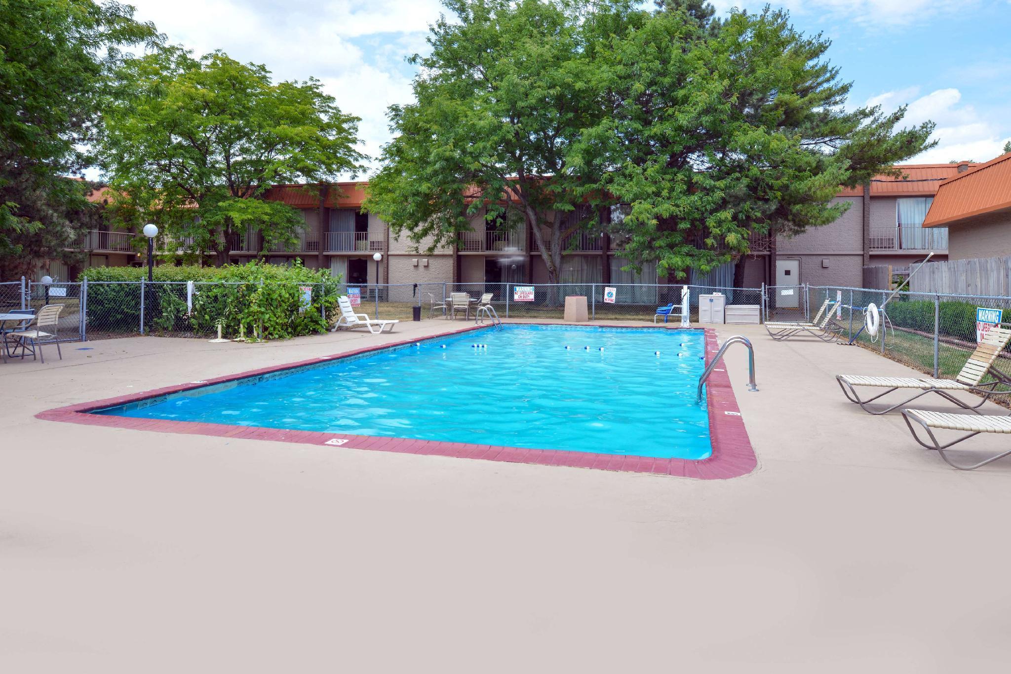 Motel Baymont By Wyndham Northwood Exterior foto