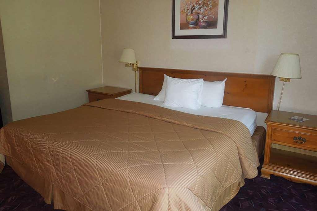 Motel Baymont By Wyndham Northwood Habitación foto
