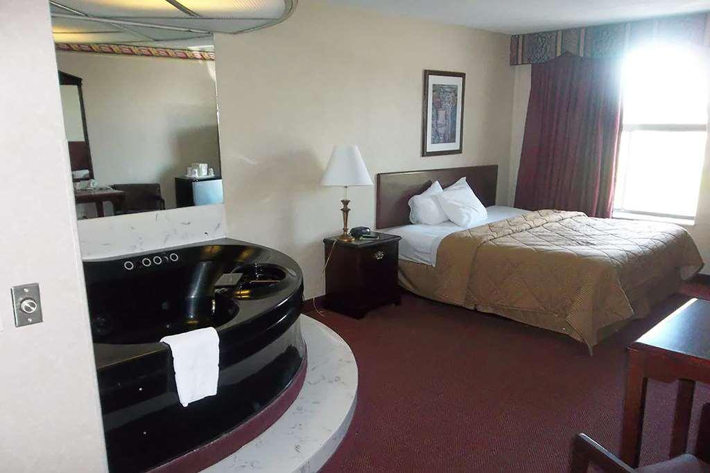 Motel Baymont By Wyndham Northwood Habitación foto